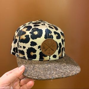 Leopard snap back hat with cork brim